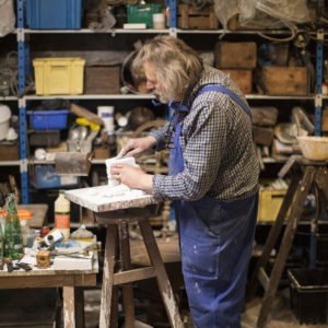 Jean GAZDAC, verrier à la pâte de verre - Fondeur