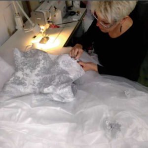 Mireille Lutique, La Dentellière, création de robes de mariée